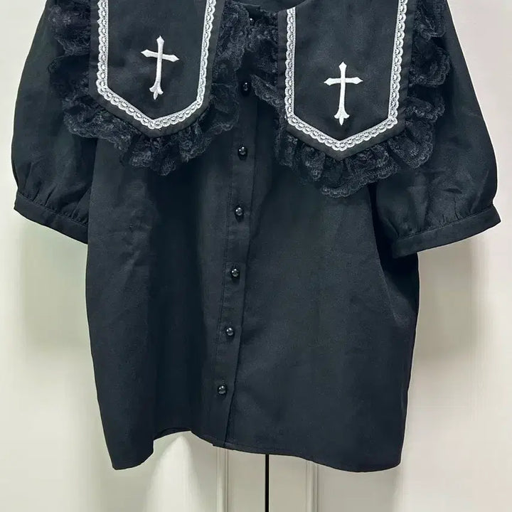 [SOLD OUT] 마즈 십자가 세일러 카라 반팔 블라우스 양산형 지뢰계