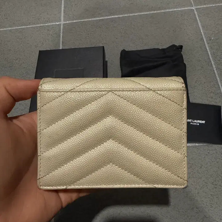 [BUNJANG] Yves Saint Laurent Bifold Wallet / 입생로랑 반지갑