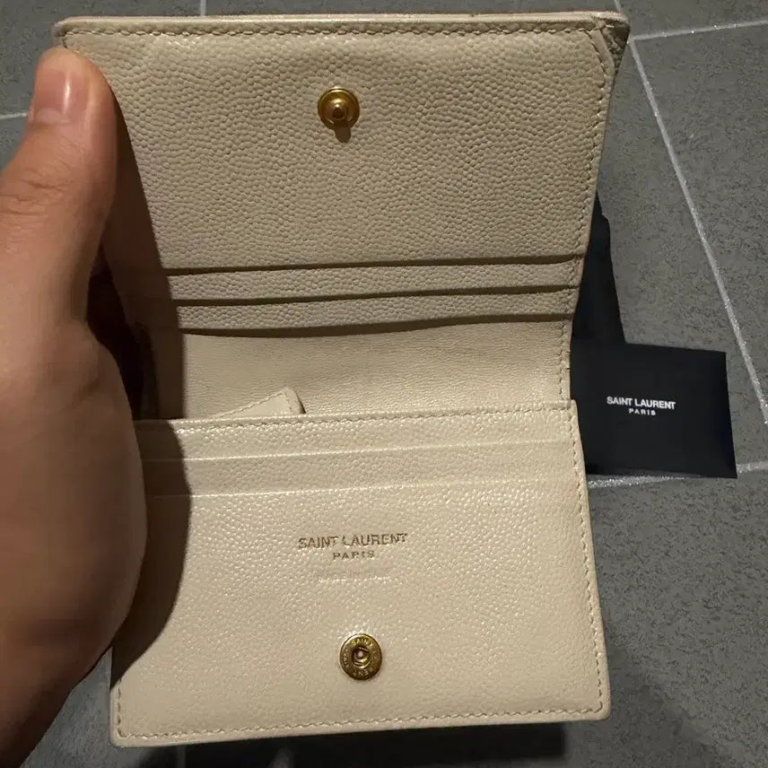 [BUNJANG] Yves Saint Laurent Bifold Wallet / 입생로랑 반지갑