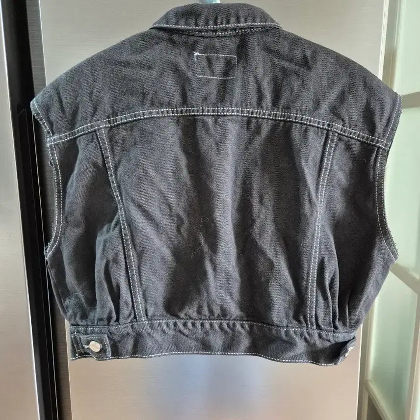 [SOLD OUT] 탑드레싱 흑청 크롭 데님 베스트 (상태 최상)