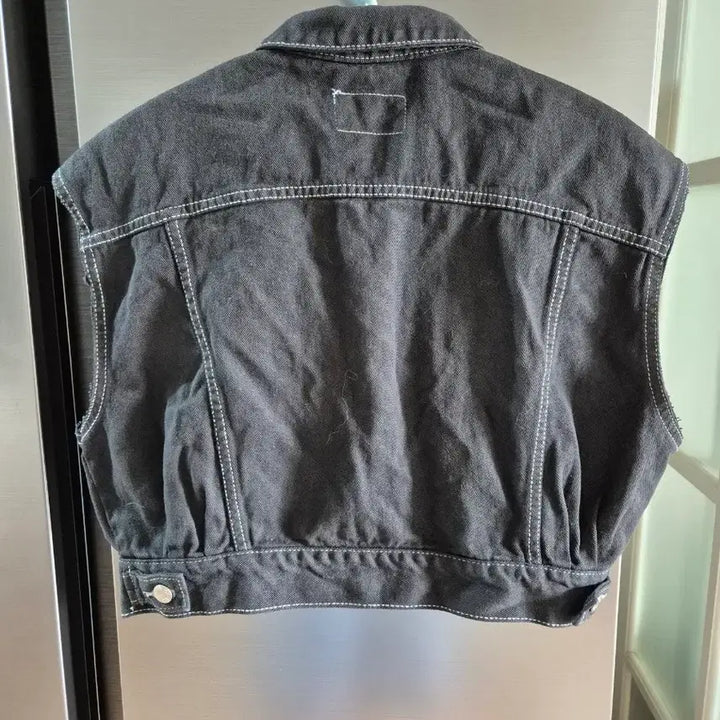 [SOLD OUT] 탑드레싱 흑청 크롭 데님 베스트 (상태 최상)