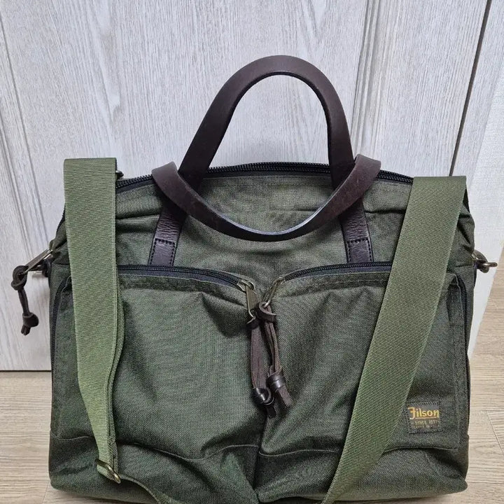 [SOLD OUT] 필슨 878 드라이든 브리프케이스 오터그린