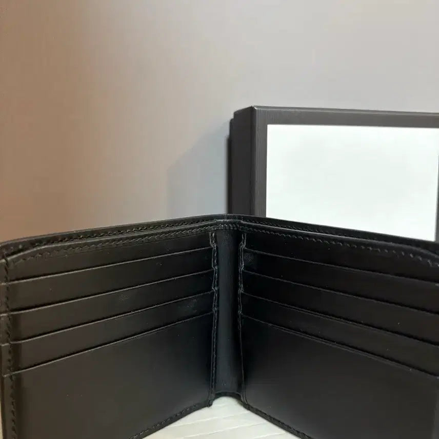 [SOLD OUT] 구찌 스네이크 반지갑 새상품급