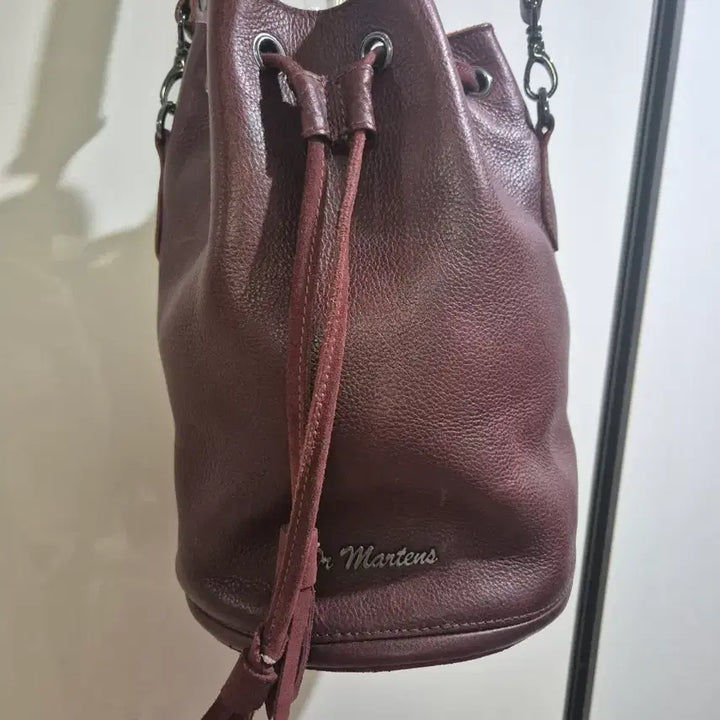 [BUNJANG] Dr. Martens Bucket Bag Leather Shoulder Bag / 닥터마틴 버킷백 가죽 숄더백 버건디