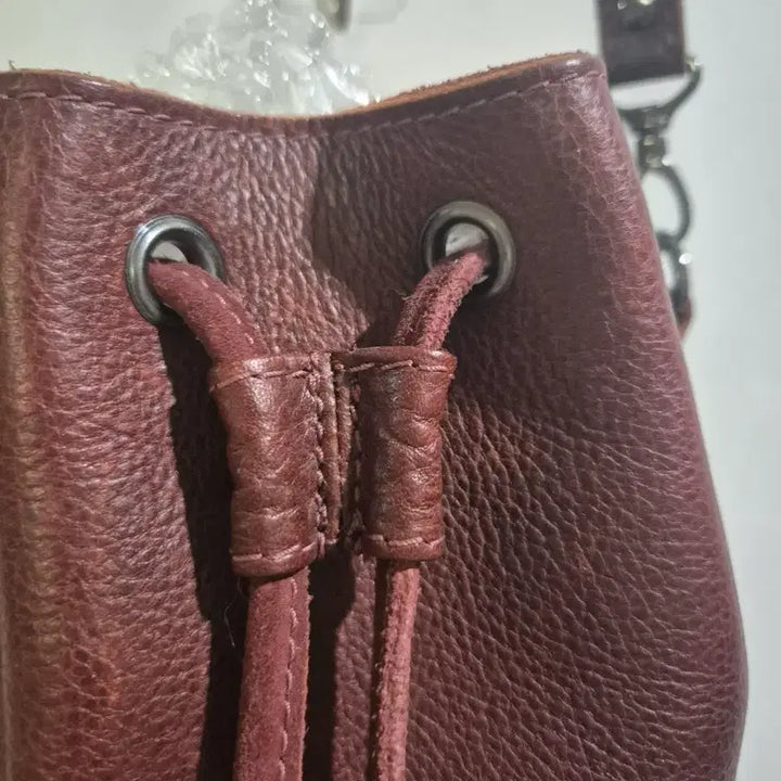 [BUNJANG] Dr. Martens Bucket Bag Leather Shoulder Bag / 닥터마틴 버킷백 가죽 숄더백 버건디