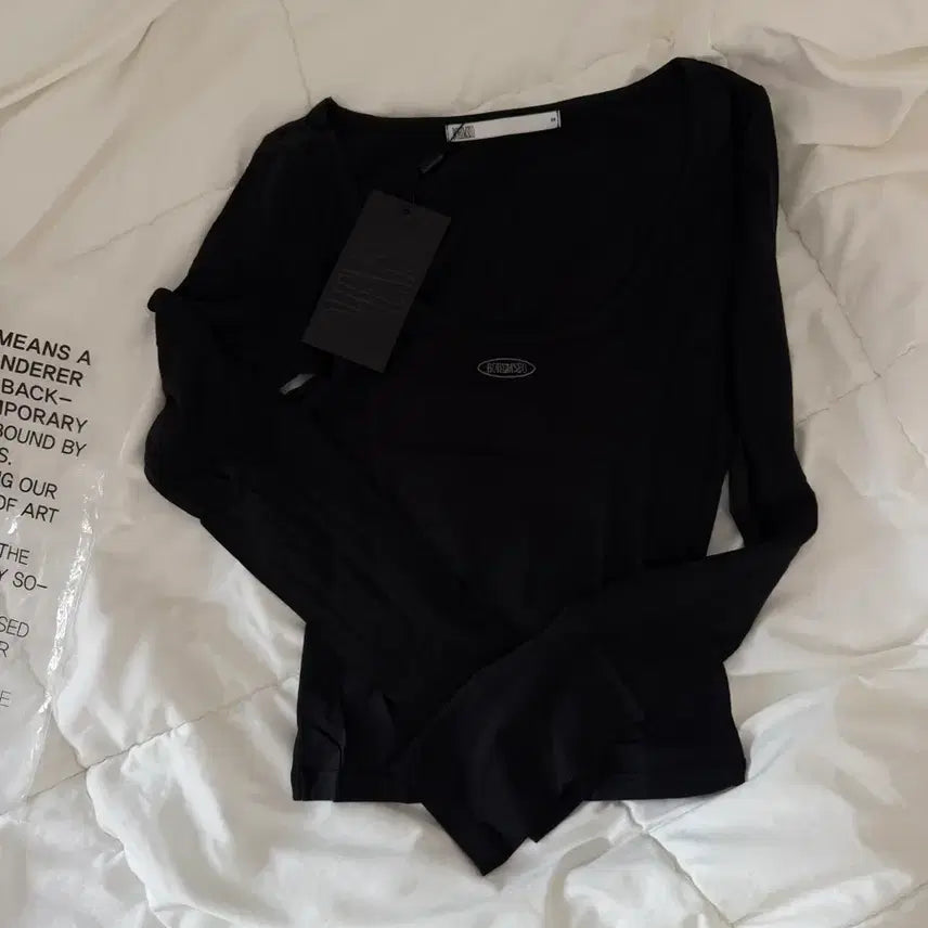 [BUNJANG] Bohemian Seoul Basic Deep V-Neck Long Sleeve Black / (택달린새상품) 보헤미안 서울 베이직 딥 유넥 롱슬리브 블랙