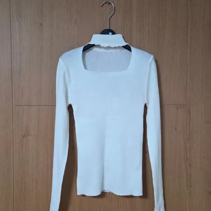 [BUNJANG] Choconet Ivory Ribbed Knit Sweater / 초커넥 폴라 니트