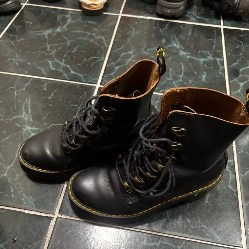 [BUNJANG] Dr. Martens Black Walker Boots / 닥터마틴 블랙 워커 부츠