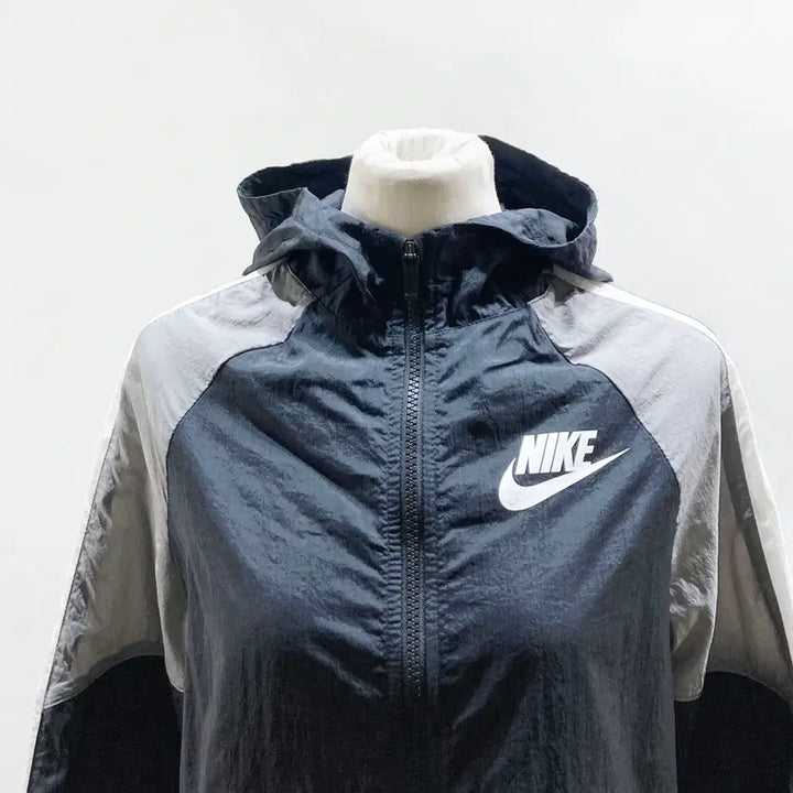 [BUNJANG] Nike Junior Hooded Windbreaker Jacket / 나이키 쥬니어 후드 바람막이집업 75 진스센스