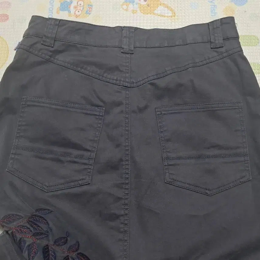 [BUNJANG] Oillily Embroidered Skirt / 오일릴리 자수 스커트 36(55~66)