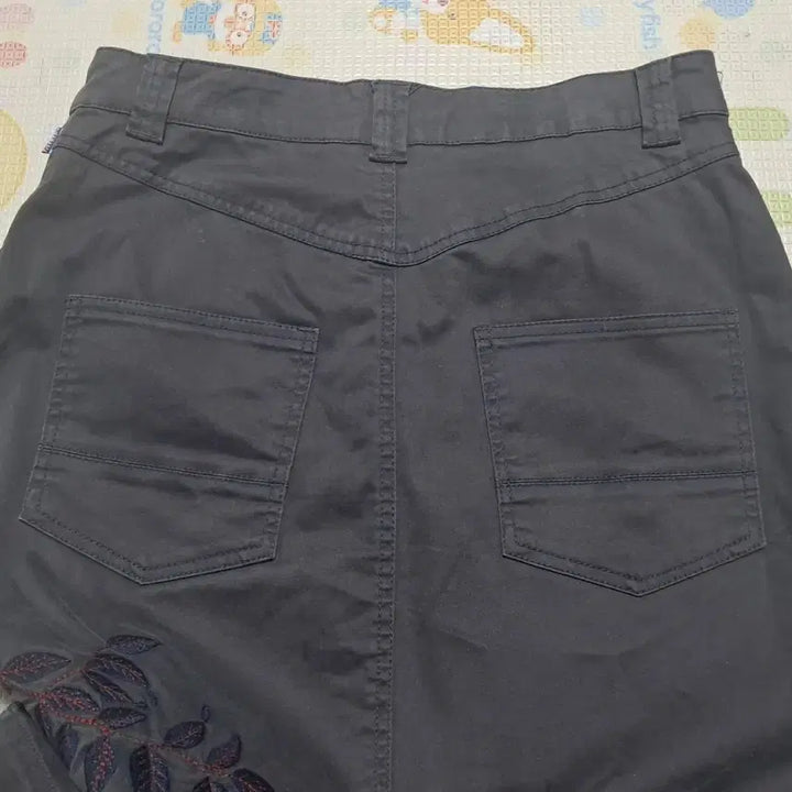 [BUNJANG] Oillily Embroidered Skirt / 오일릴리 자수 스커트 36(55~66)