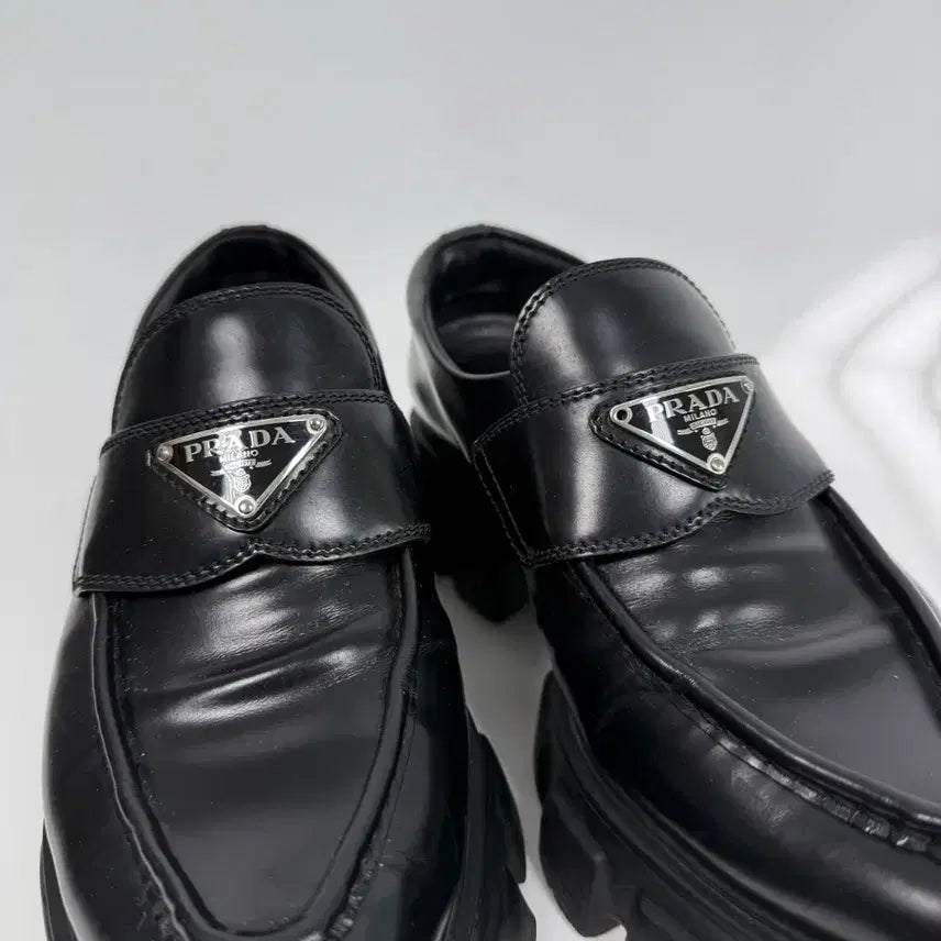 [BUNJANG] Prada Monolith Brushed Leather Loafers (Size 39) / 프라다 모놀리스 브러시드 레더 로퍼 39