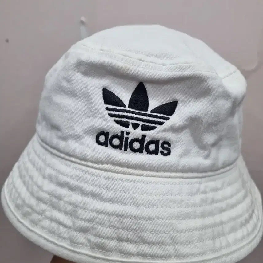 [SOLD OUT] 아디다스 흰색 벙거지 모자 57cm