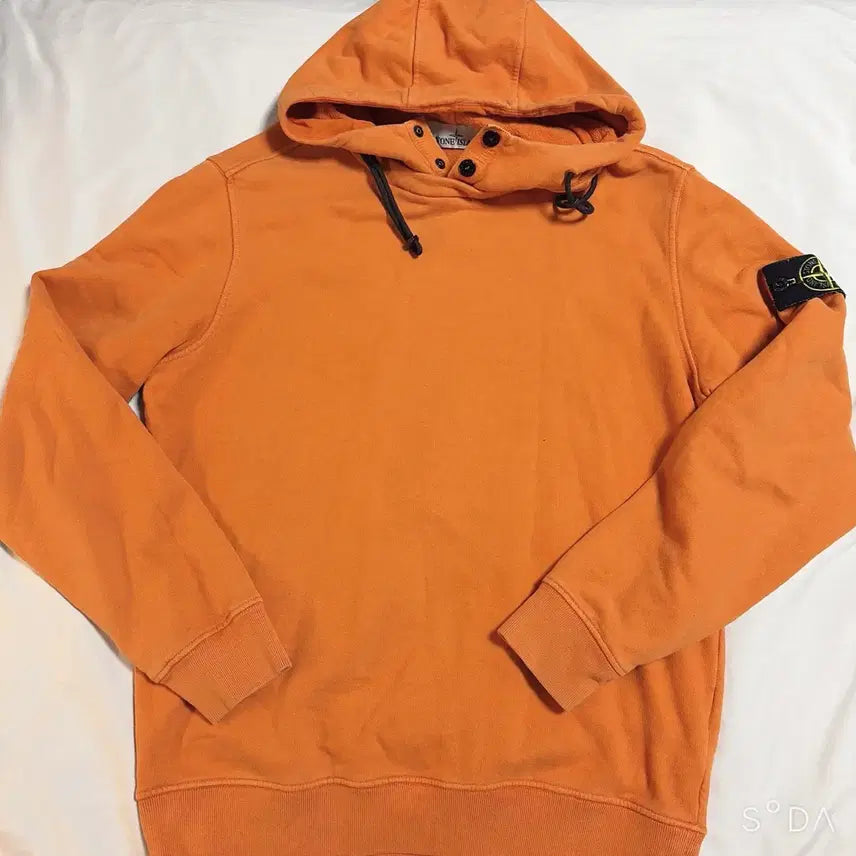 [BUNJANG] Stone Island Two-Button Orange Hoodie M / 스톤아일랜드 투버튼 오렌지 후드티 M