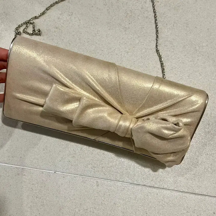 [BUNJANG] Ribbon Shoulder Chain Clutch Bag / 리본 숄더 체인 클러치백 골드 가방
