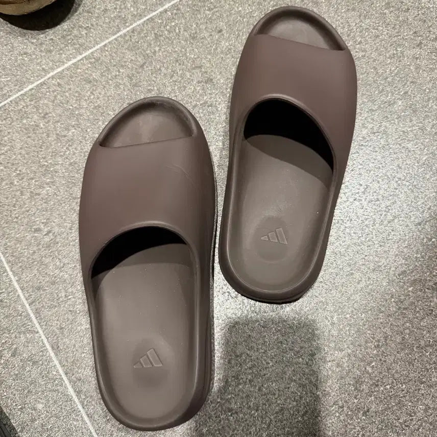 [SOLD OUT] 이지슬라이드 soot 브라운 11사이즈