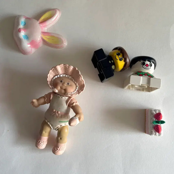 [BUNJANG] 1984s Beige Bonnet Cabbage Patch Kid Figure / 1984s/레어한 베이지컬러 보넷 양배추피규어(rare)