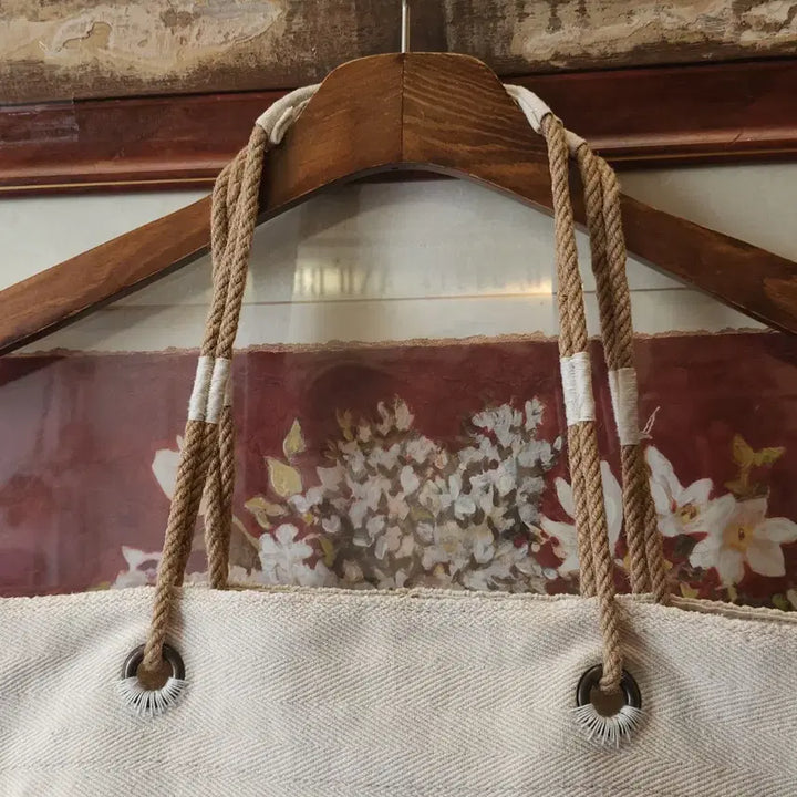 [BUNJANG] Hand-Drawn Shell Tote Bag / 핸드 드로잉 캔버스 토트백 빈티지 더플백 리메이크 화이트 쉘