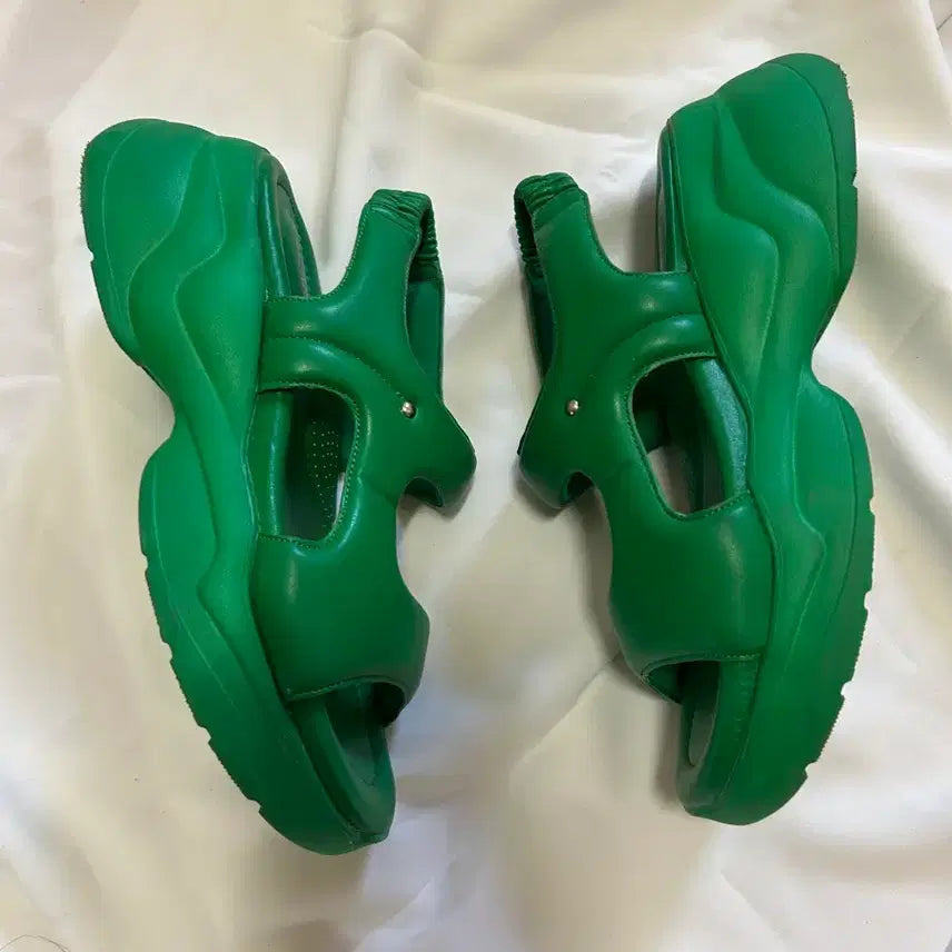 [BUNJANG] Escargot Green Bending Sandals (Size 230) / 에스까르고 그린 밴딩 샌들 230