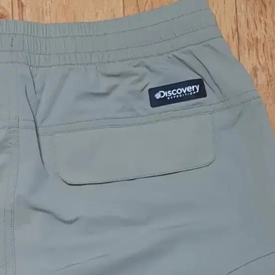 [BUNJANG] Discovery Expedition Cooling Cargo Shorts (Beige) / 새옷수준)디스커버리 얇은 냉감용 카고 반바지,30~31인치,연한 베이지색