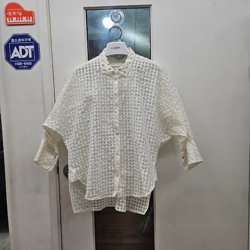 [BUNJANG] Time White Check Blouse / 타임 블라우스