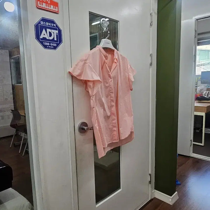 [BUNJANG] Time Pink Short Sleeve Blouse Shirt / 타임 핑크색 반팔 블라우스 셔츠 스타일러행거