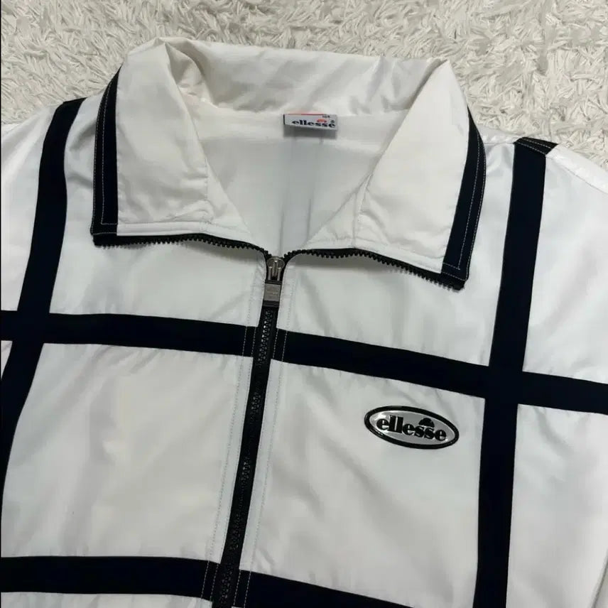 [SOLD OUT] 엘레세 00s 바람막이