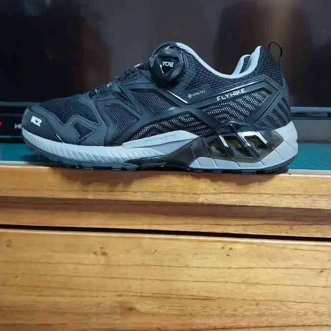 [BUNJANG] K2 Flyhike Rex Hiking Shoes - 245 / K2. 플라이하이크 렉스 등산화.245