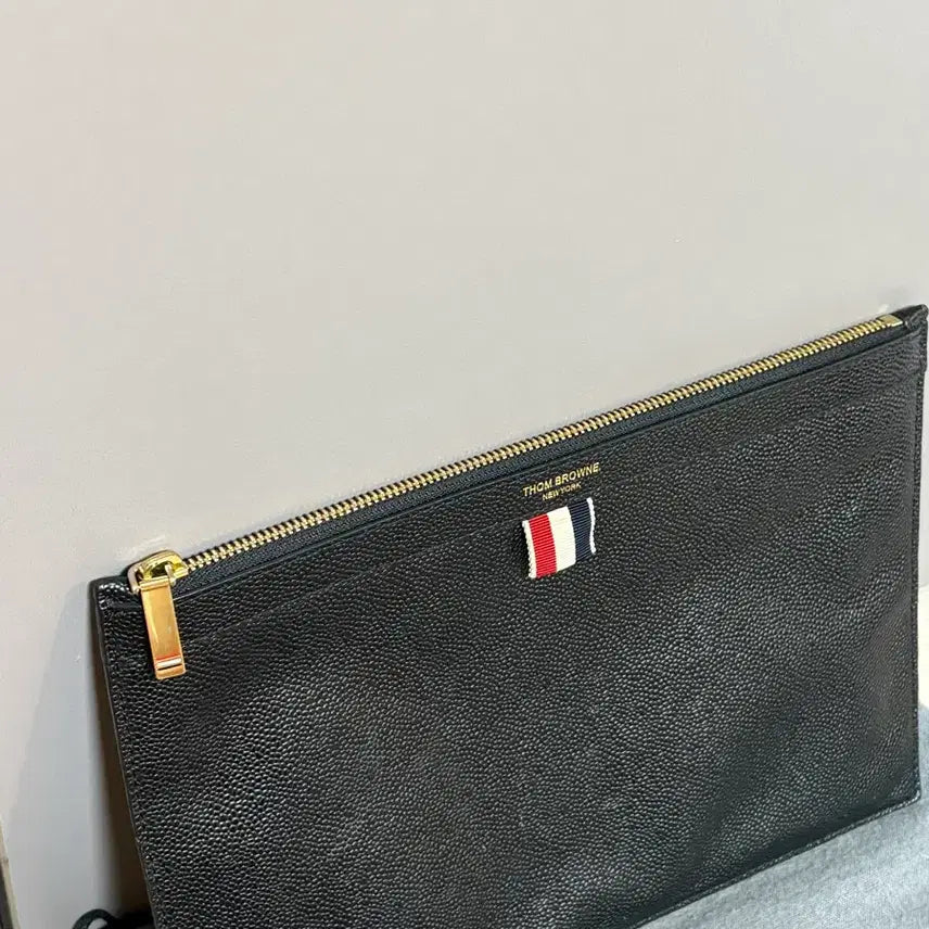 [SOLD OUT] 톰브라운 클러치 m 사이즈