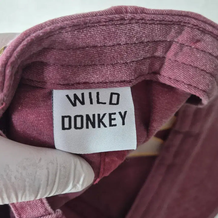 [BUNJANG] Wild Donkey W Logo Baseball Cap / 와일드동키 W로고 볼캡