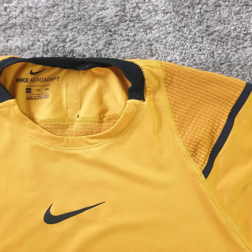 [BUNJANG] Nike AeroAdapt Short Sleeve T-Shirt / [무료배송] NIKE 반팔 티셔츠
