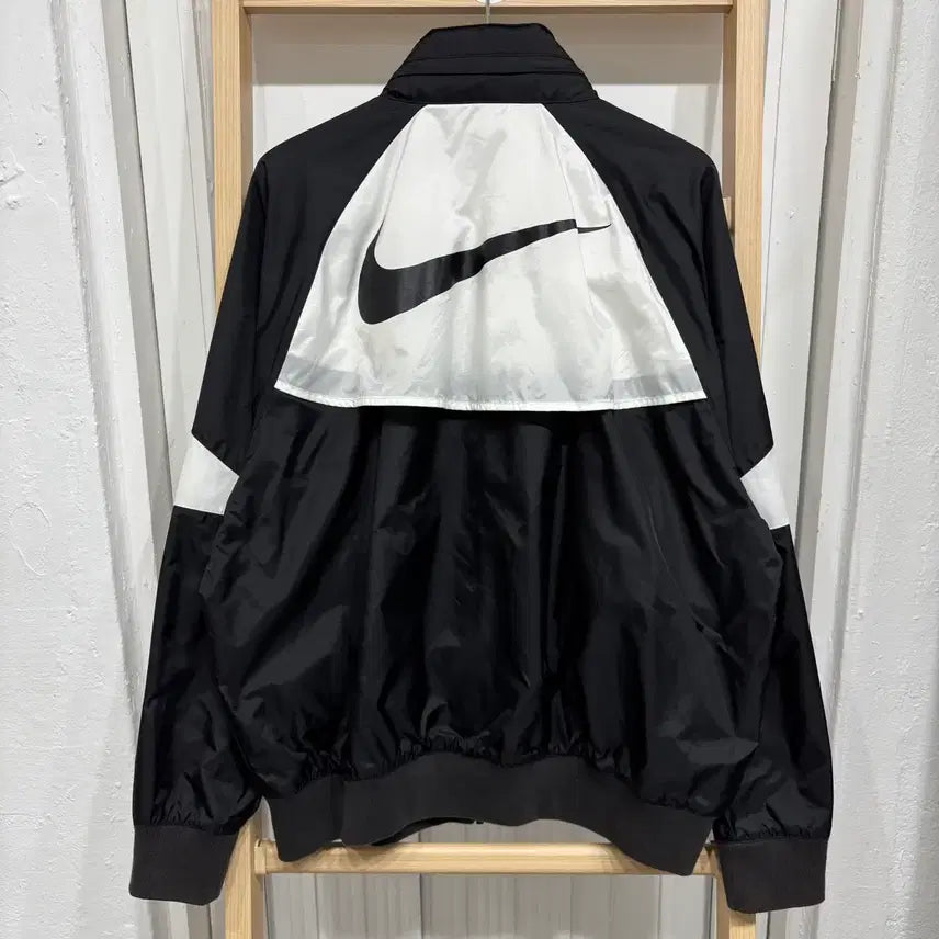 [BUNJANG] Nike Big Swoosh Windbreaker Jacket / 나이키 빅스우시 바람막이 윈드브레이커