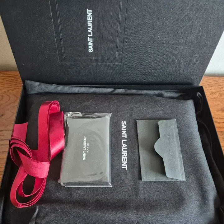 [BUNJANG] 생로랑 미듐 클러치 / 생로랑 미듐 클러치