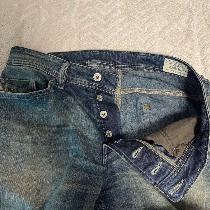 [SOLD OUT] 디젤(Diesel) 부츠컷 자고르(ZAGHOR) 데님 청바지W31/L30