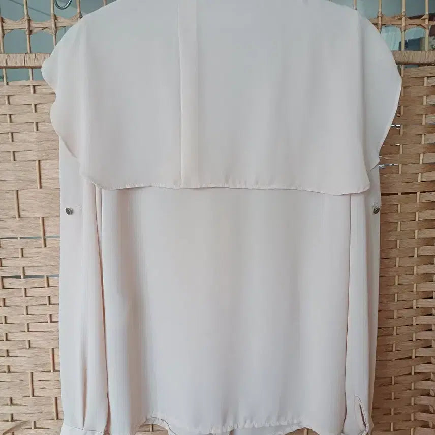 [BUNJANG] SODA Pink Frill Blouse / 쏘다 핑크 블라우스 프릴장식