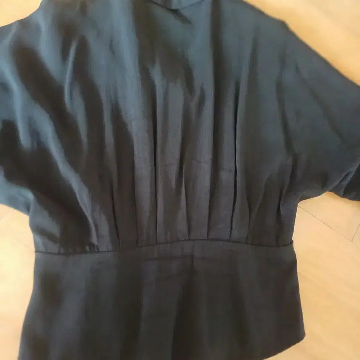[BUNJANG] Black Wrap Blouse / 블랙 랩 스타일 블라우스