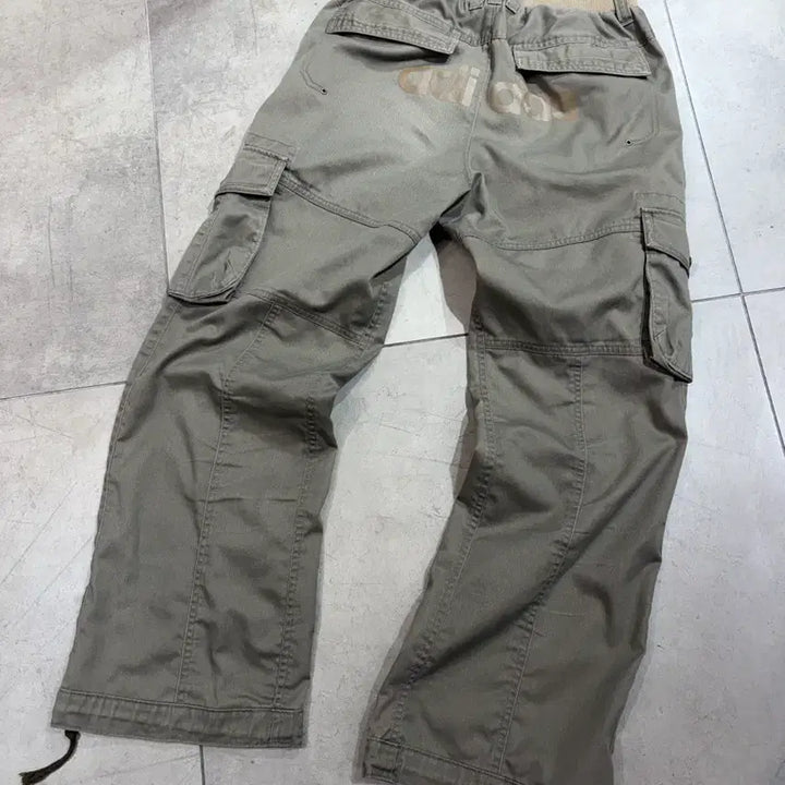 [SOLD OUT] 일본판 아디다스 백로고 카고팬츠