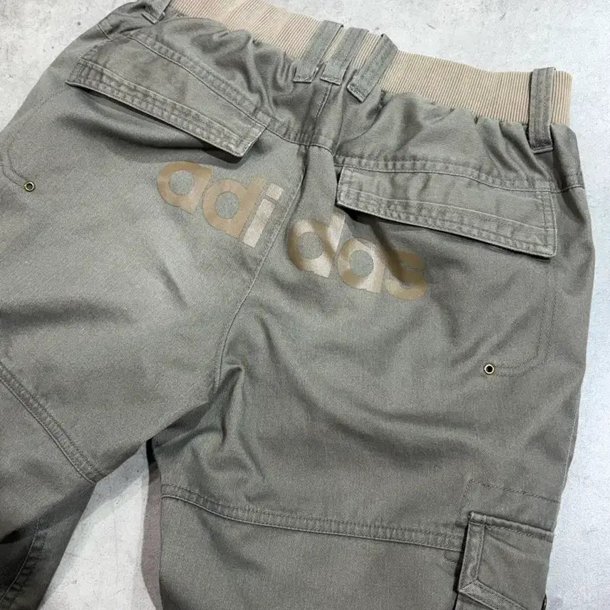 [SOLD OUT] 일본판 아디다스 백로고 카고팬츠