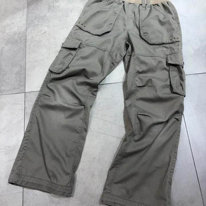 [SOLD OUT] 일본판 아디다스 백로고 카고팬츠