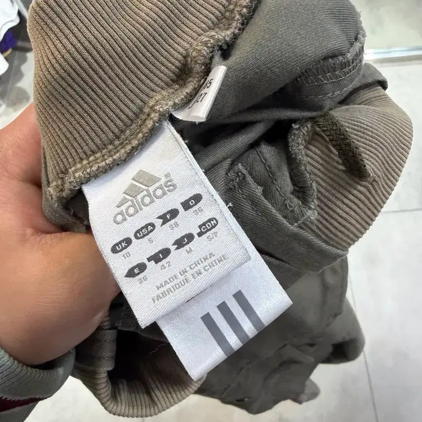 [SOLD OUT] 일본판 아디다스 백로고 카고팬츠
