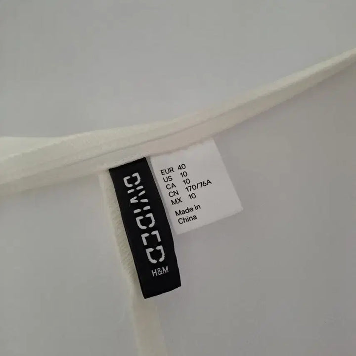 [BUNJANG] DIVIDCD White Zipper Asymmetrical Mini Skirt / DIVIDCD 화이트 지퍼 언발 미니 스커트