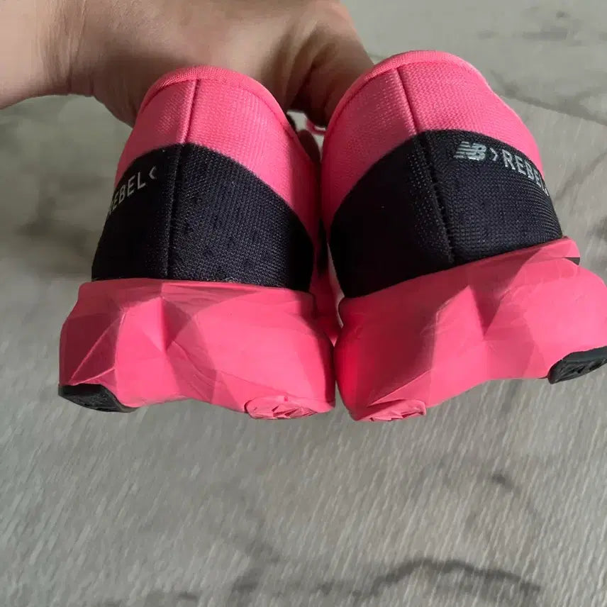 [SOLD OUT] [250] 뉴발란스 퓨어셀 레벨 v4 울트라 핑크 블랙
