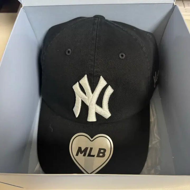 [SOLD OUT] MLB 카리나 에디션 볼캡 새상품