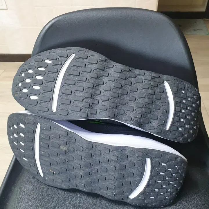 [BUNJANG] Nike Black Sneakers Fluorescent Swoosh 280 / 나이키 검정 운동화 형광 스우시 280