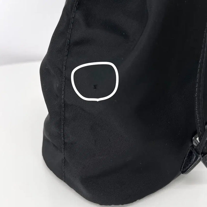 [BUNJANG] Prada Nylon Triangle Logo Bucket Pouch Black / 프라다 나일론 삼각로고 버킷 파우치 블랙