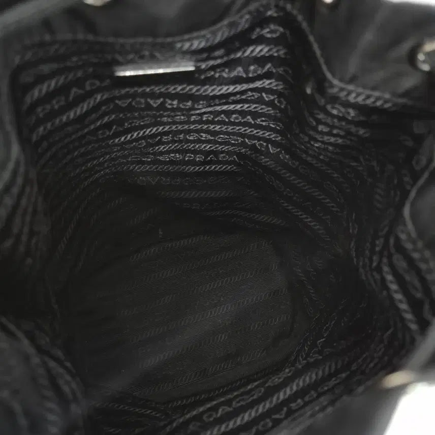 [BUNJANG] Prada Nylon Triangle Logo Bucket Pouch Black / 프라다 나일론 삼각로고 버킷 파우치 블랙