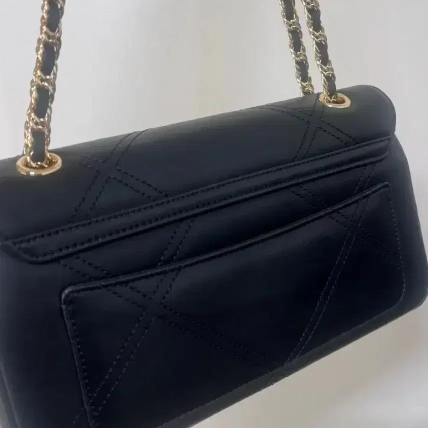 [BUNJANG] Metrocity Quilted Chain Shoulder Bag / 메트로시티 블랙 퀼팅 체인백