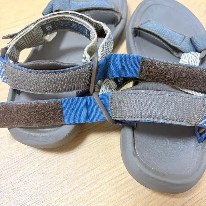 [BUNJANG] Teva Hurricane XLT2 Sandals (250) / 테바 허리케인 샌들 xlt2 250