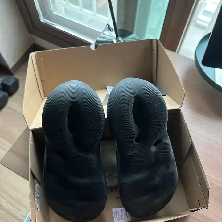 [BUNJANG] Adidas Yeezy Foam Runner Mineral Blue / 이지 폼 러너 미네랄 블루 305