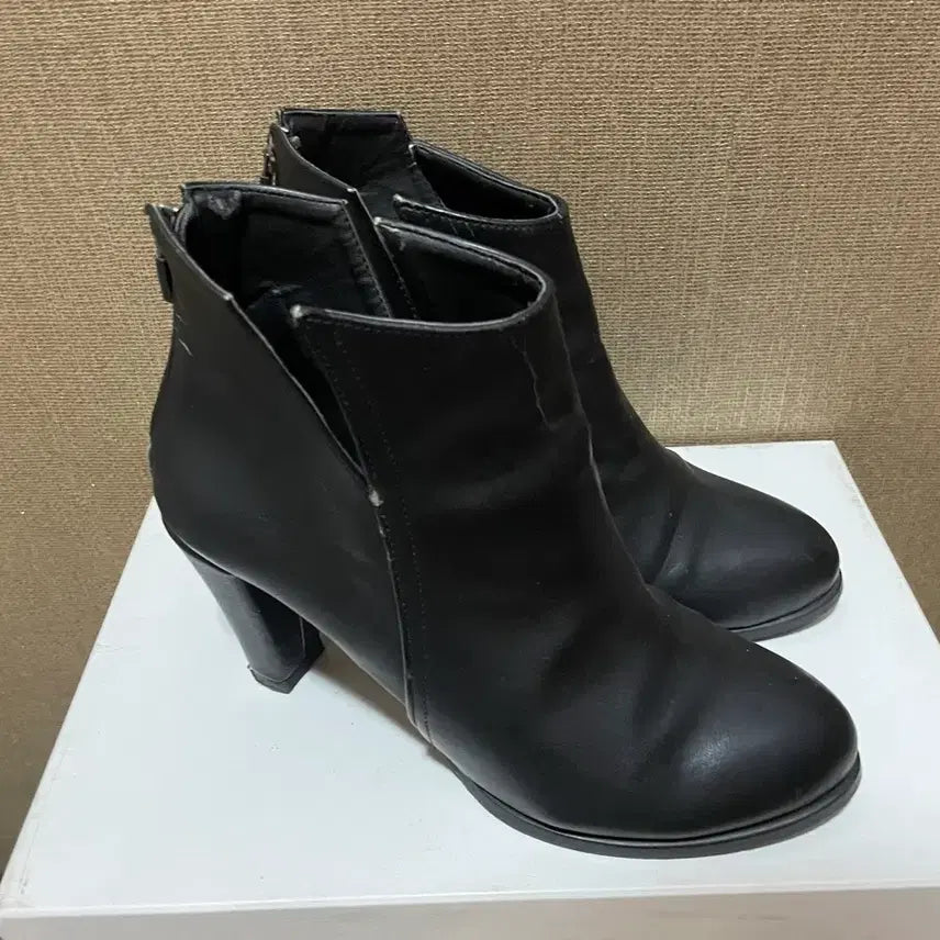 [BUNJANG] Black Ankle Boots / 240-245) 블랙 앵클 부츠